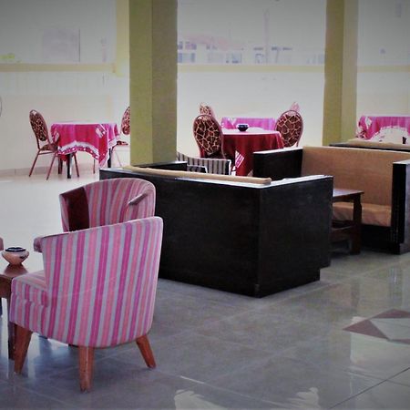 Badala Park Hotel Kotu Ngoại thất bức ảnh