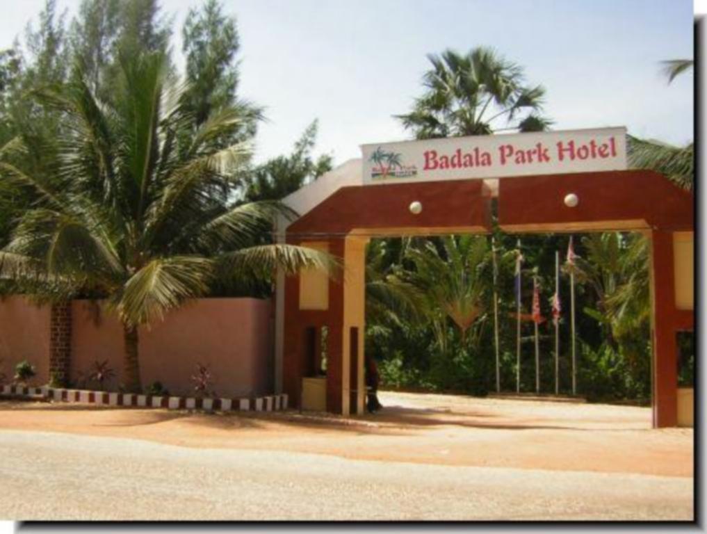 Badala Park Hotel Kotu Ngoại thất bức ảnh