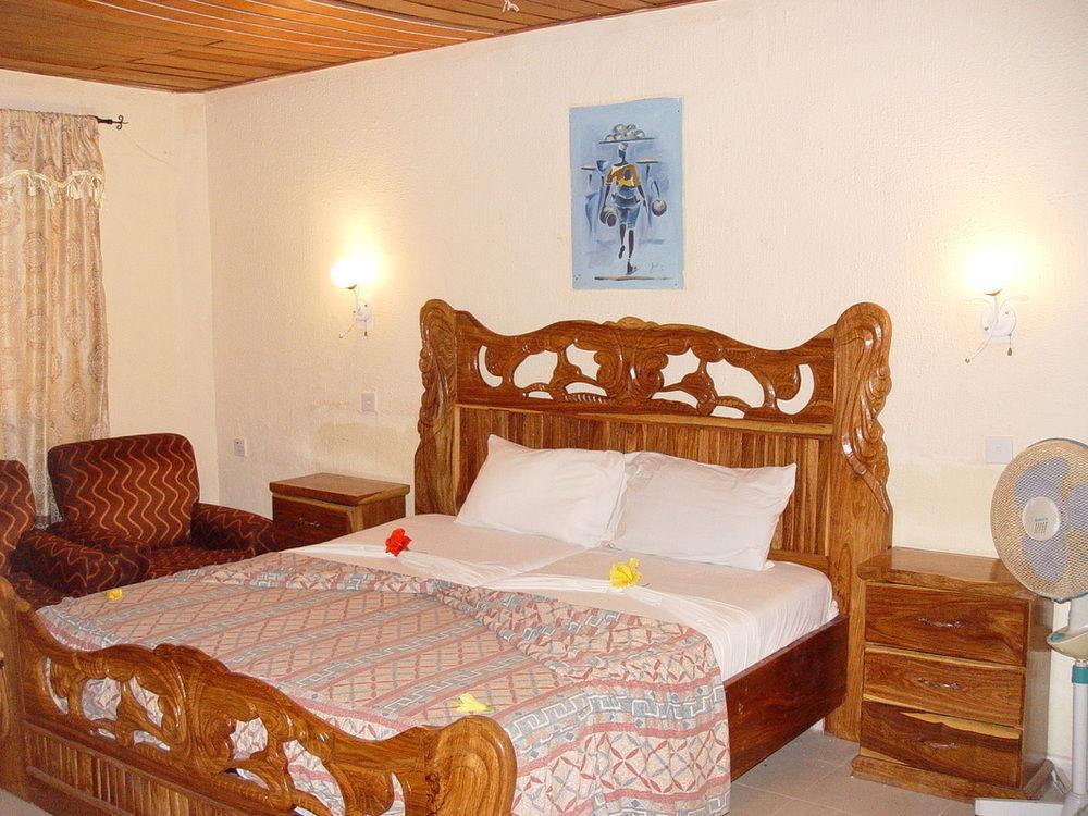Badala Park Hotel Kotu Ngoại thất bức ảnh