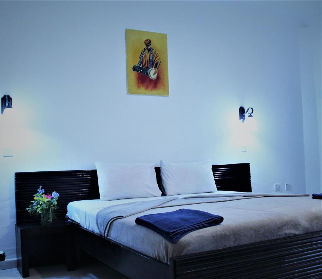 Badala Park Hotel Kotu Ngoại thất bức ảnh