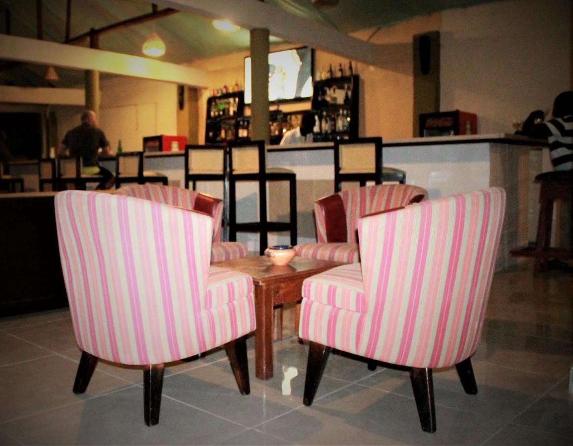 Badala Park Hotel Kotu Ngoại thất bức ảnh