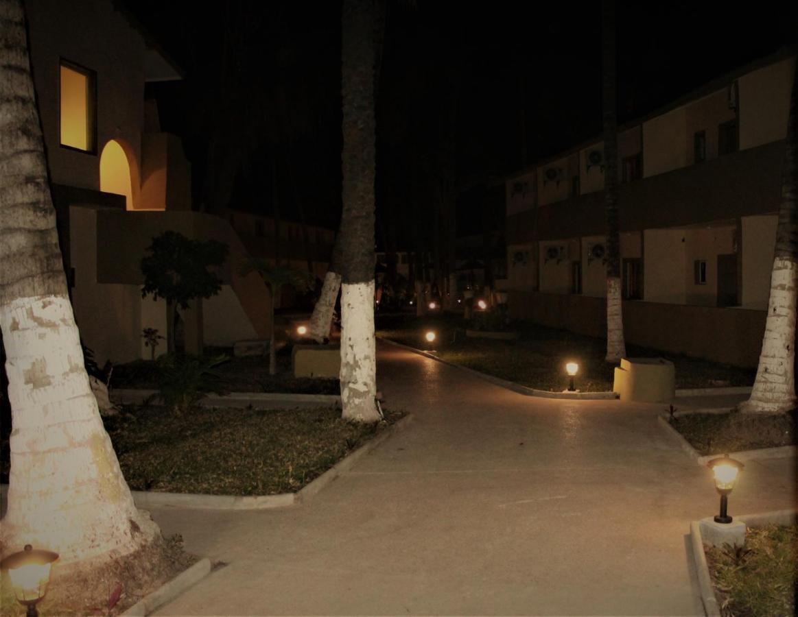 Badala Park Hotel Kotu Ngoại thất bức ảnh