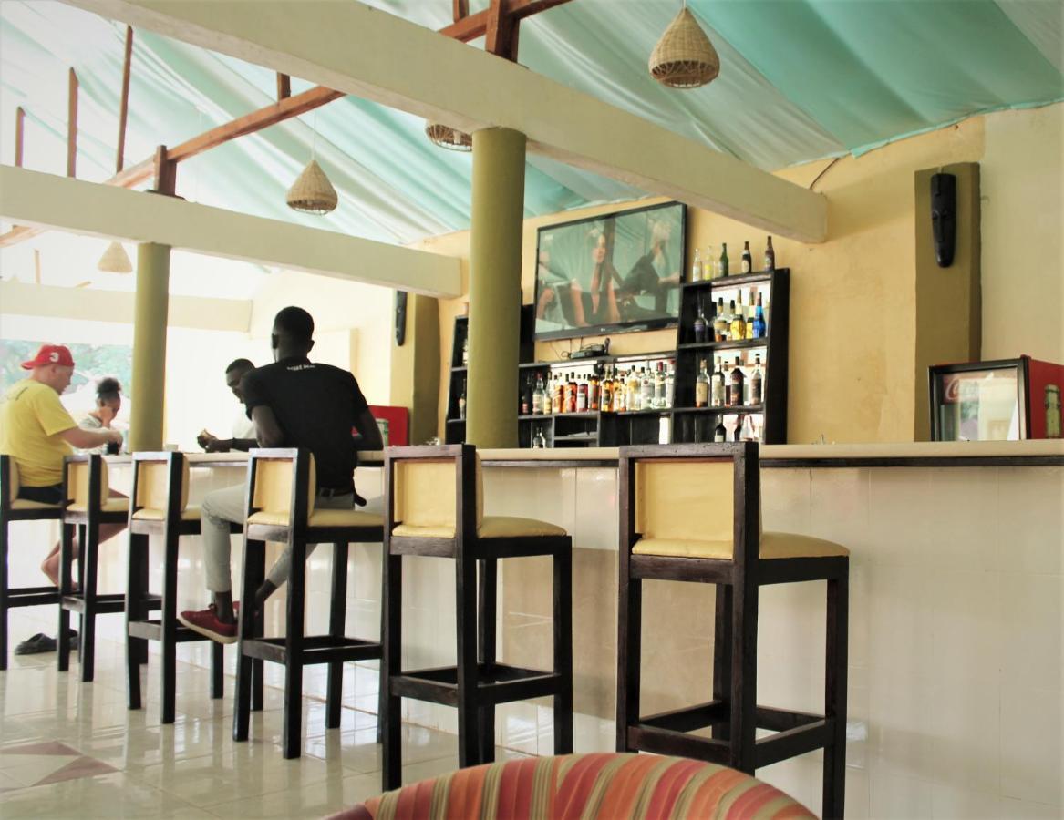 Badala Park Hotel Kotu Ngoại thất bức ảnh