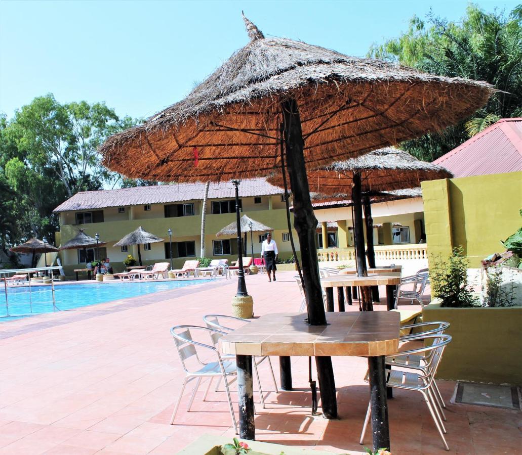 Badala Park Hotel Kotu Ngoại thất bức ảnh